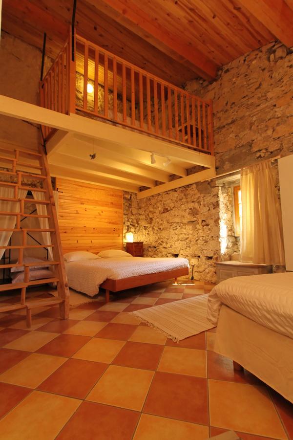 Chambre D'Hotes L'Ammonite Saint-Maurice-Navacelles Exterior photo